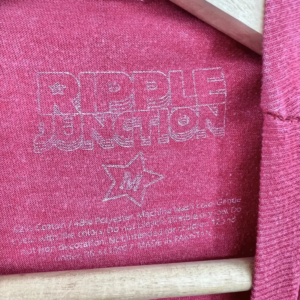 Ripple Junction MEDIUM Sriracha Hot Sauce Tee Shirt T-Shirt Red Short Sleeve - Picture 8 of 8